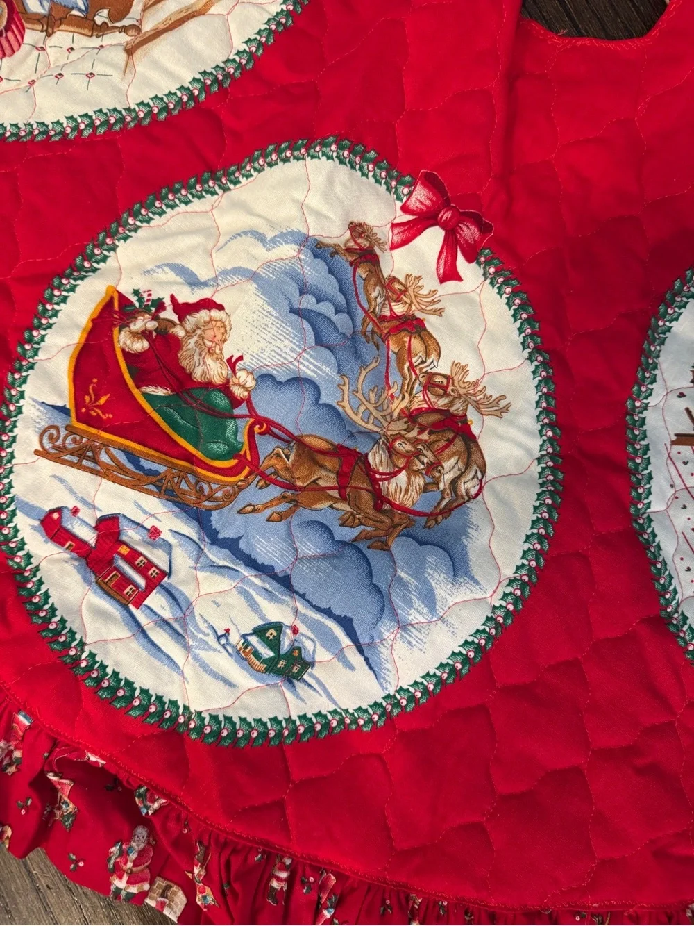 Vintage Tree Skirt with Vintage Santa Panels - Red
